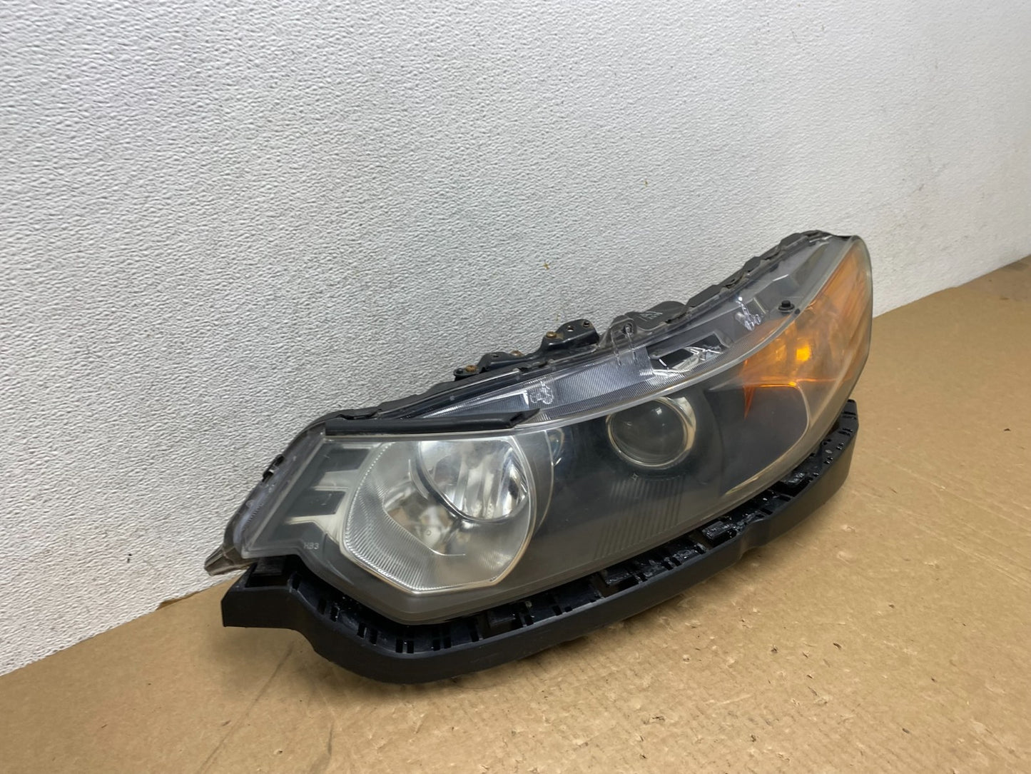 2009-2014 Acura TSX Left Driver LH Xenon HID Headlight AG0481 DW2