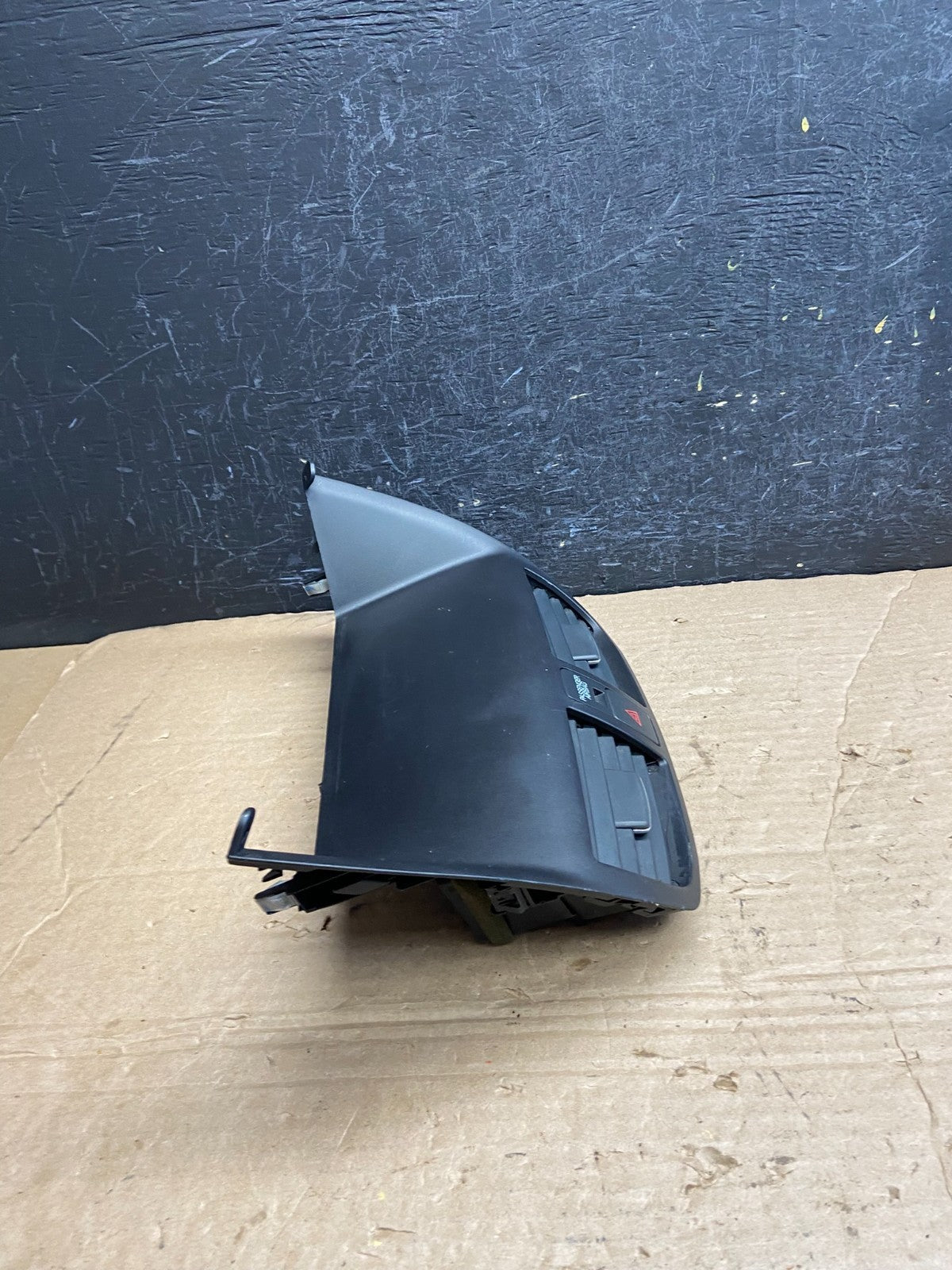 2007 - 2013 Acura MDX Front Dash Tray Center Console Air Vents Hazard AF2173 DG1