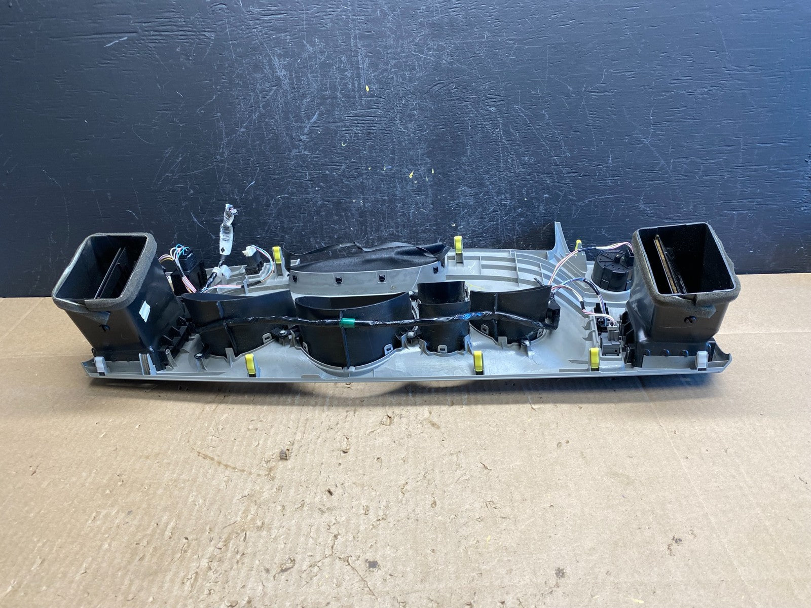 2007-2013 Toyota Tundra Center DashBoard Cluster Bezel 55403-0C080 AC68332
