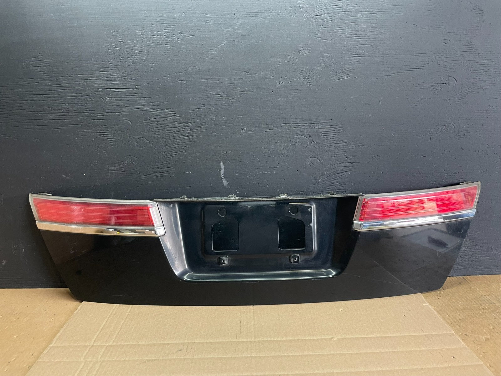 2008 to 2012 Honda Accord Sedan Trunk Deck Lid Trim Panel Molding AB7580 DG0