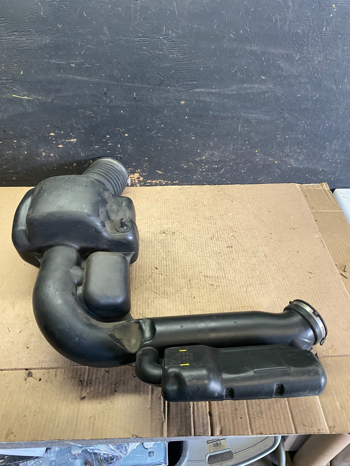 2011 - 2013 Dodge Durango 3.6L Resonator Air Intake Tube S9806 DG7