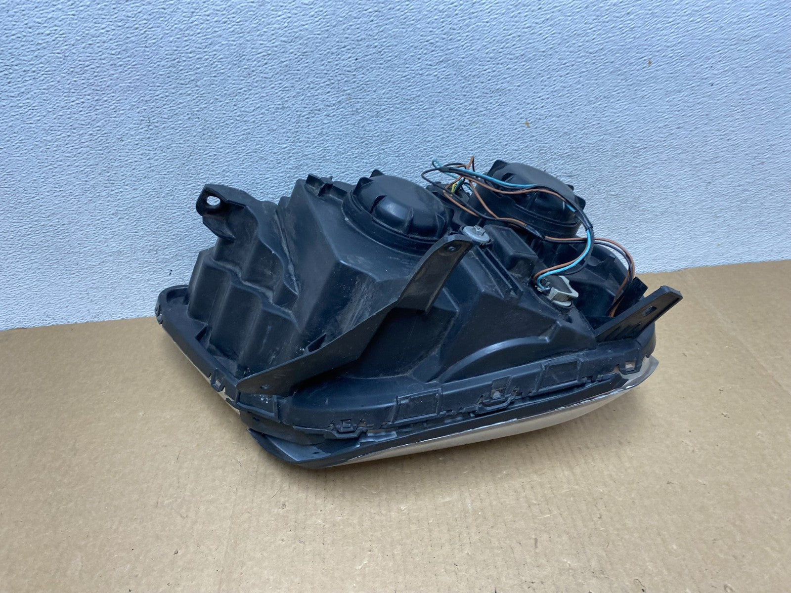 2010 to 2015 GMC Terrain Halogen Left Driver Lh Side Headlight TYC AF9548 DW5