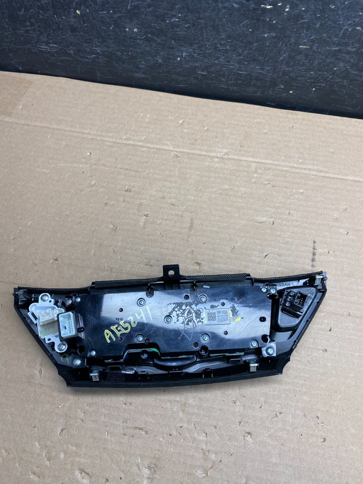 2013 to 2018 Nissan Pathfinder Radio Audio Climate Control AG5241 DG4