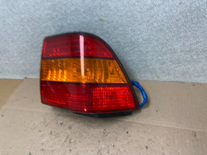 1998 1999 2000 Lexus LS400 Right Passenger RH Side Tail Light OEM Z6237 DW1