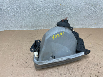 2001 to 2004 Toyota Sequoia Right Passenger RH Side Headlight Halogen Y0391 DW7