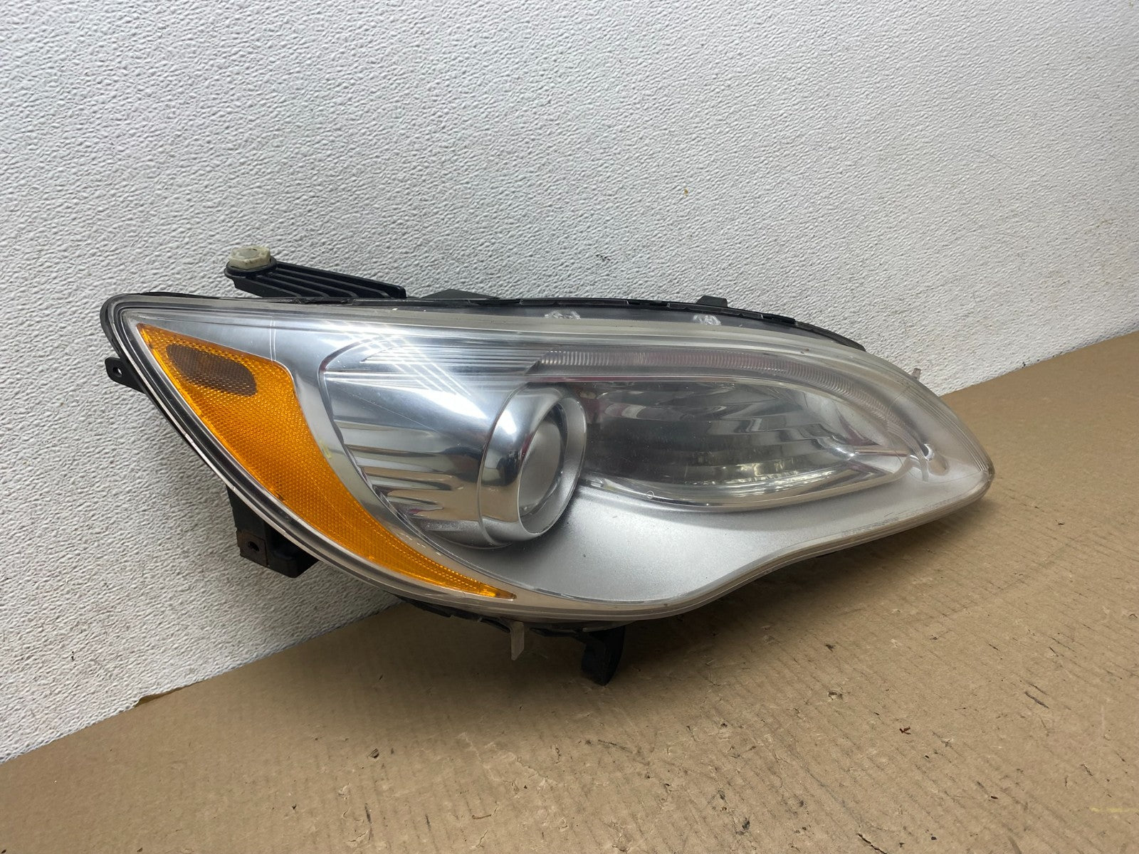 2011 2012 2013 2014 Chrysler 200 Right Passenger Halogen Headlight AG8009 DW0