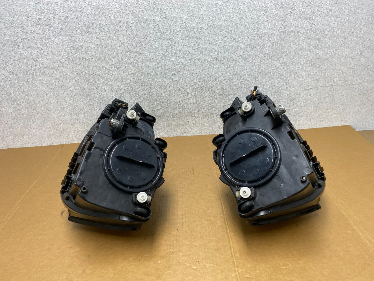 2011 to 2014 Volkswagen Jetta Left+Right Headlights Halogen AD8938 DW11
