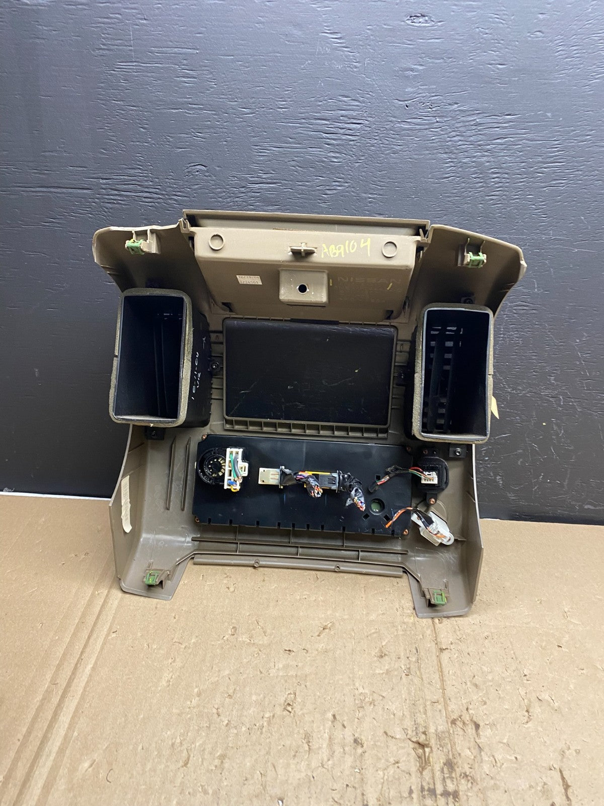 2005-2008 Nissan Pathfinder Radio A/C Heat Temperature Climate Control AB9104 DG6