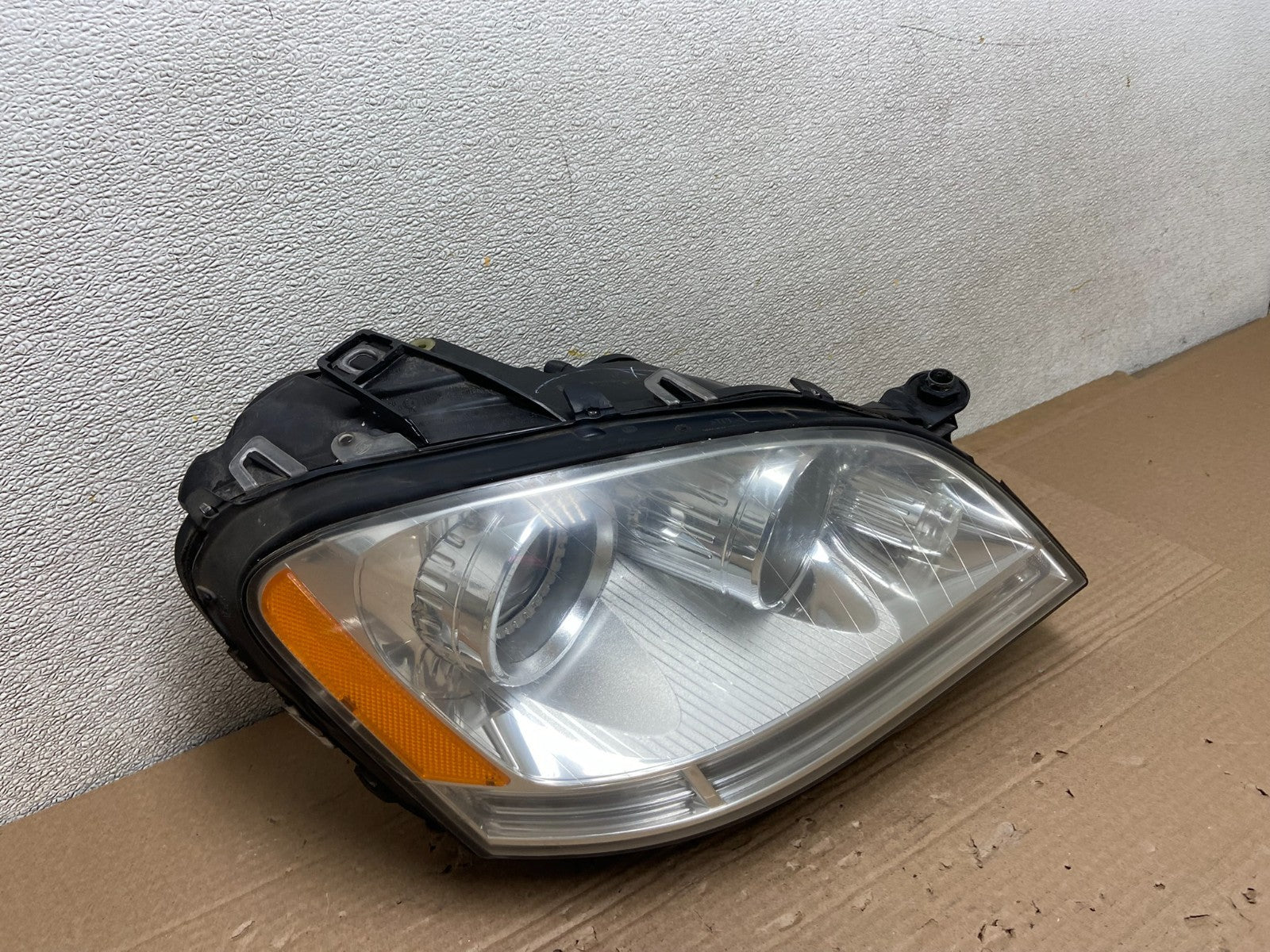 XENON 2006-2009 Mercedes-Benz ML-Class Headlight Right Passenger OEM AB1086 DW2