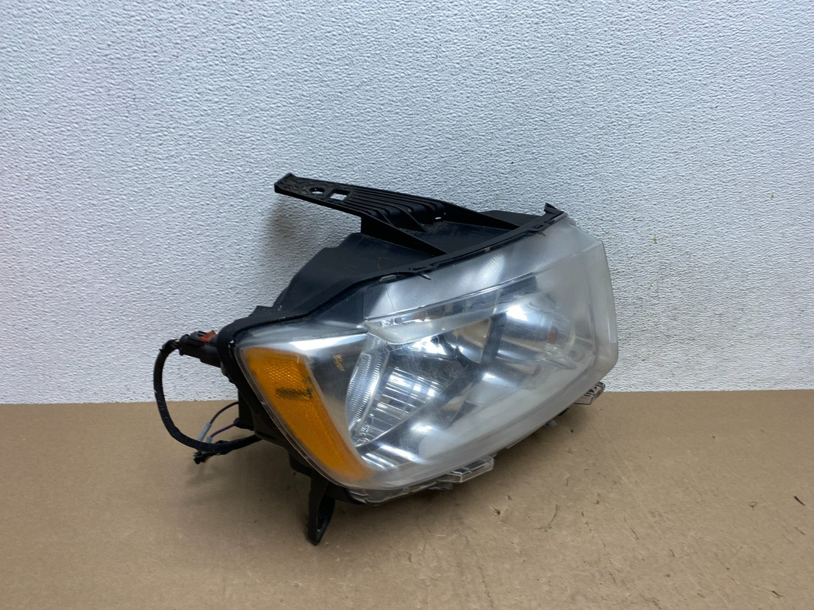 2011-2013 Jeep Grand Cherokee Right Passenger Halogen Headlight AE6781 DW2