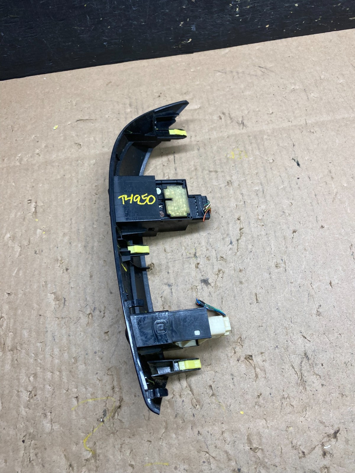 2004 to 2010 Toyota Sienna Right Side Radio Switches Bezel Trim T4950 DG2