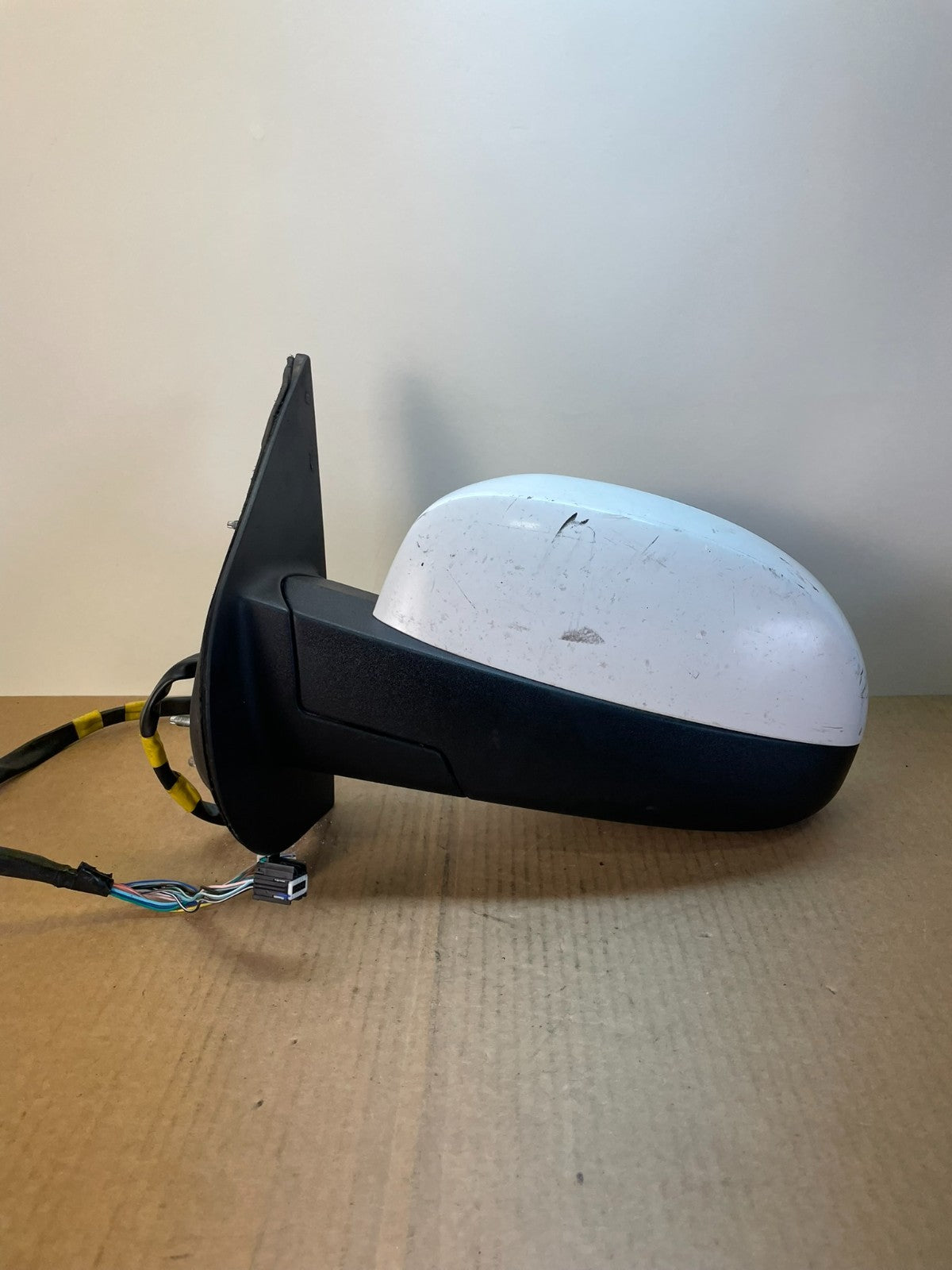 2007 to 2013 Chevrolet Tahoe Silverado Suburban Left Driver Mirror AF5485 DW0