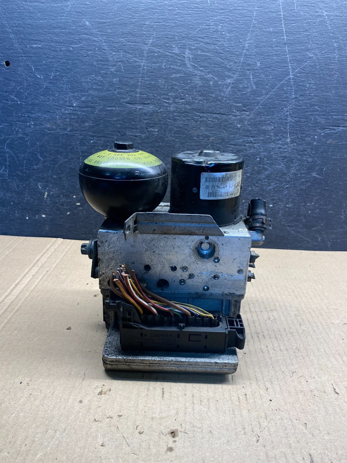 2006 to 2009 Mercedes E350 ABS Anti Lock Brake Pump 0265250110 AH3192 DG2