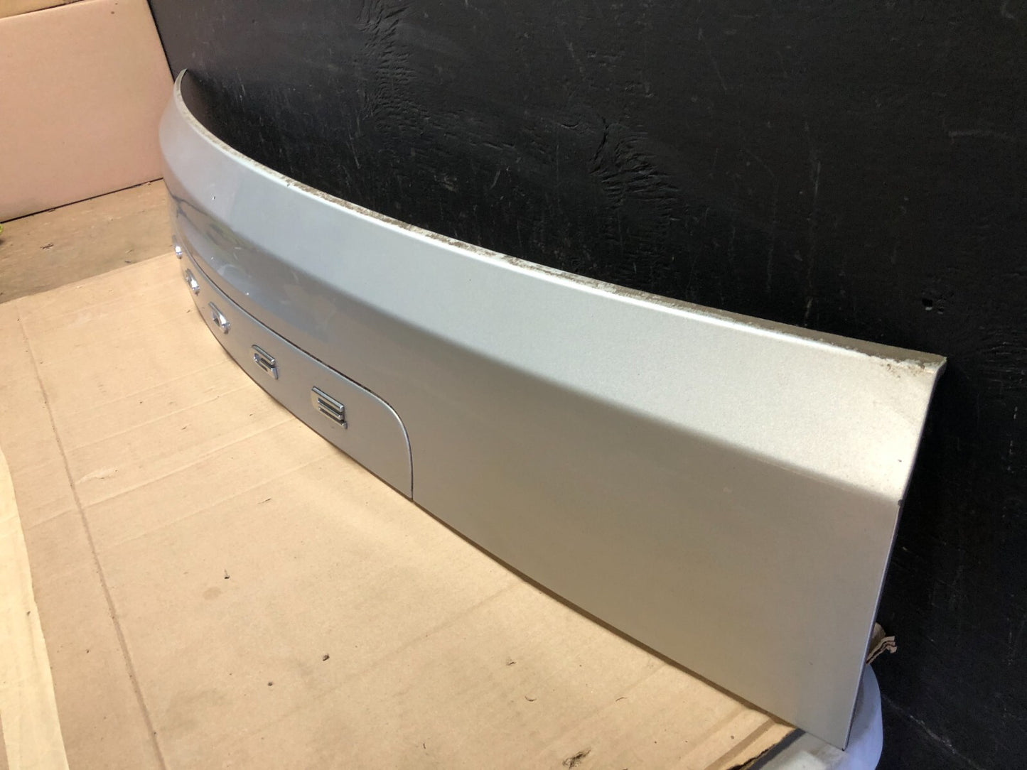 2011 to 2018 Dodge Grand Caravan Tail Gate Trim Molding W/O Camera OEM D9242 PS1