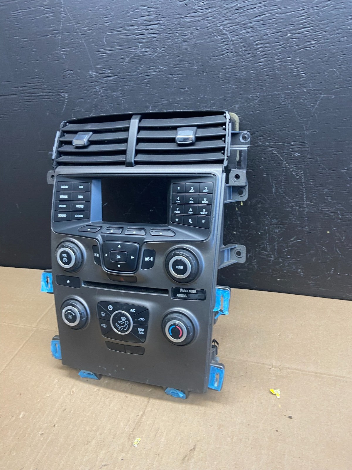 2011-2014 Ford Edge Heater Climate Control Radio CD Control Dash Bezel ab9333 DG1