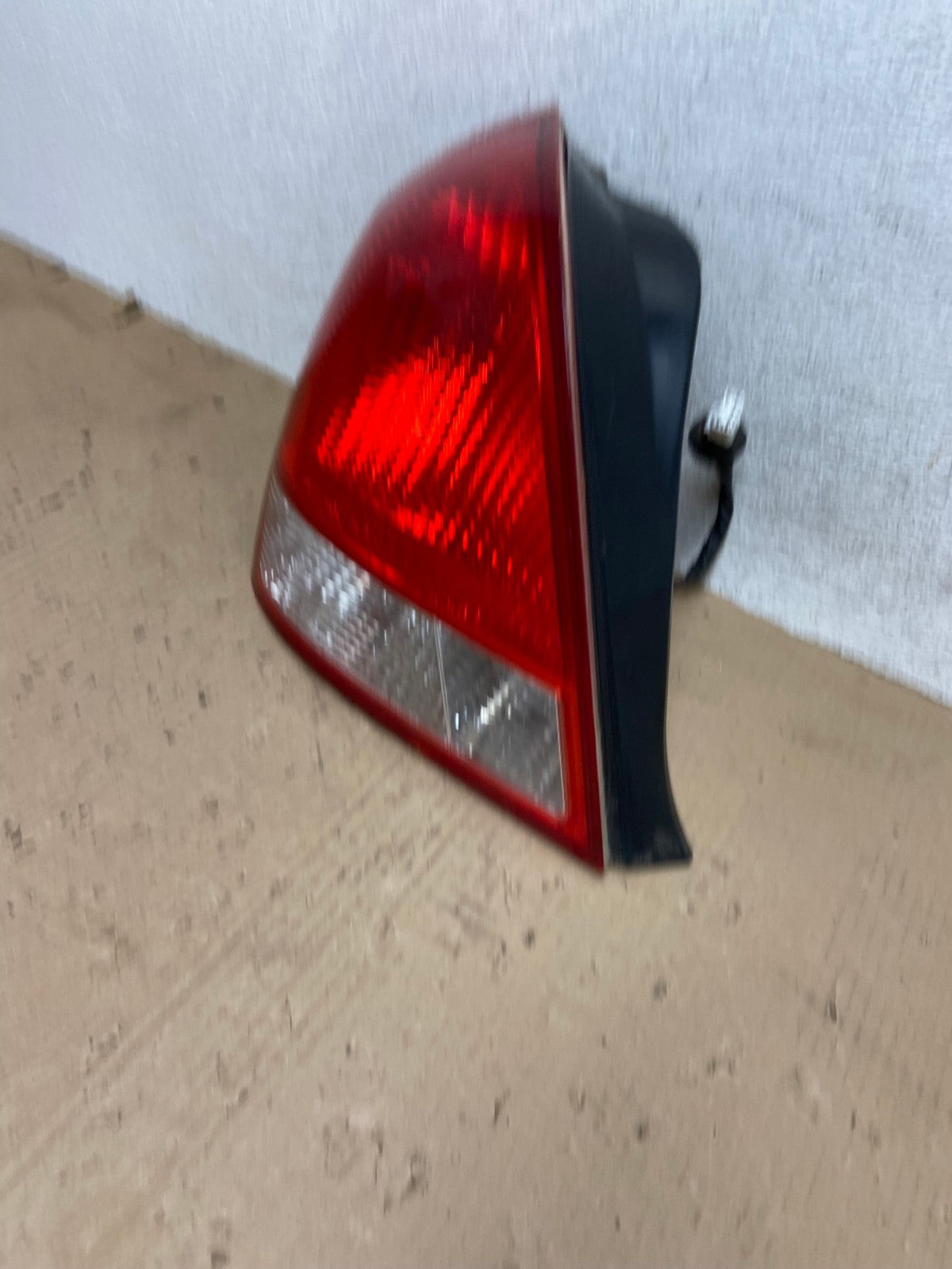 2001-2003 Sedan Hyundai Elantra Left Driver Lh Side Tail Light AE9328 LK1