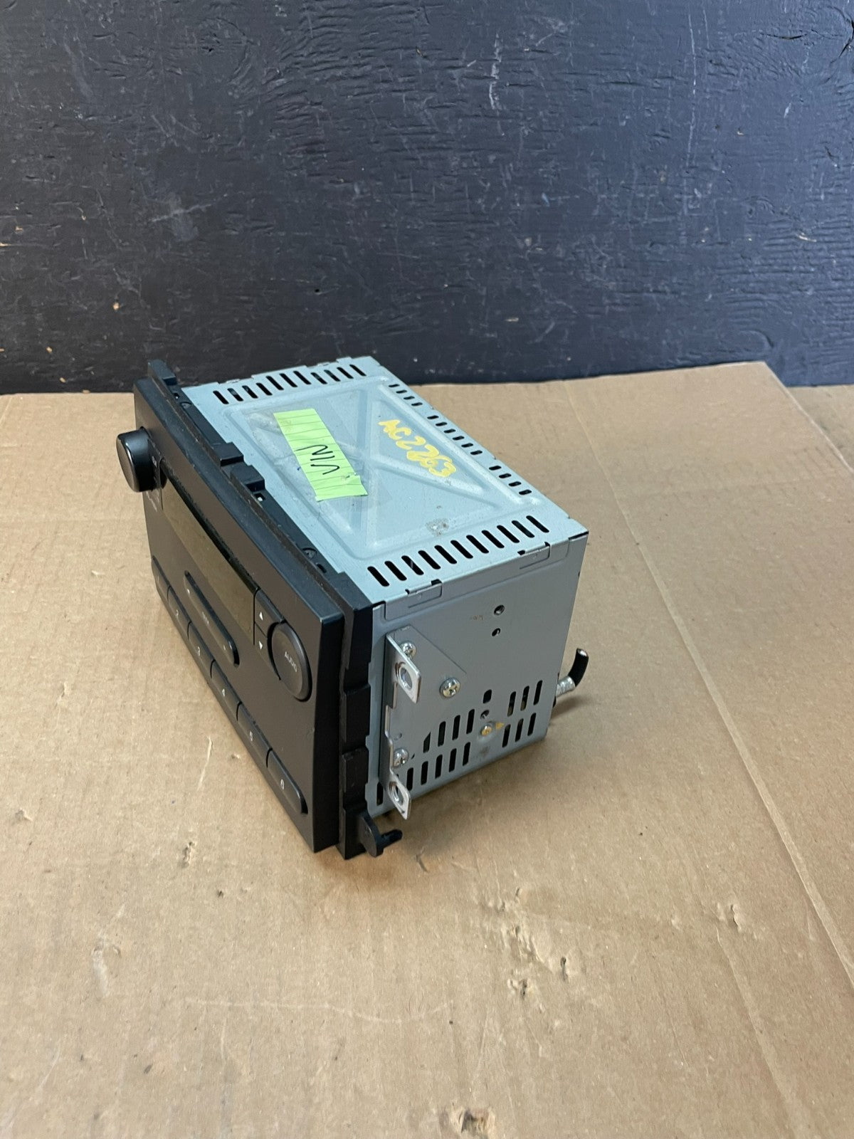 2010 - 2011 Ford E150 E250 AM FM Audio Radio Receiver OEM ac2263 DG2