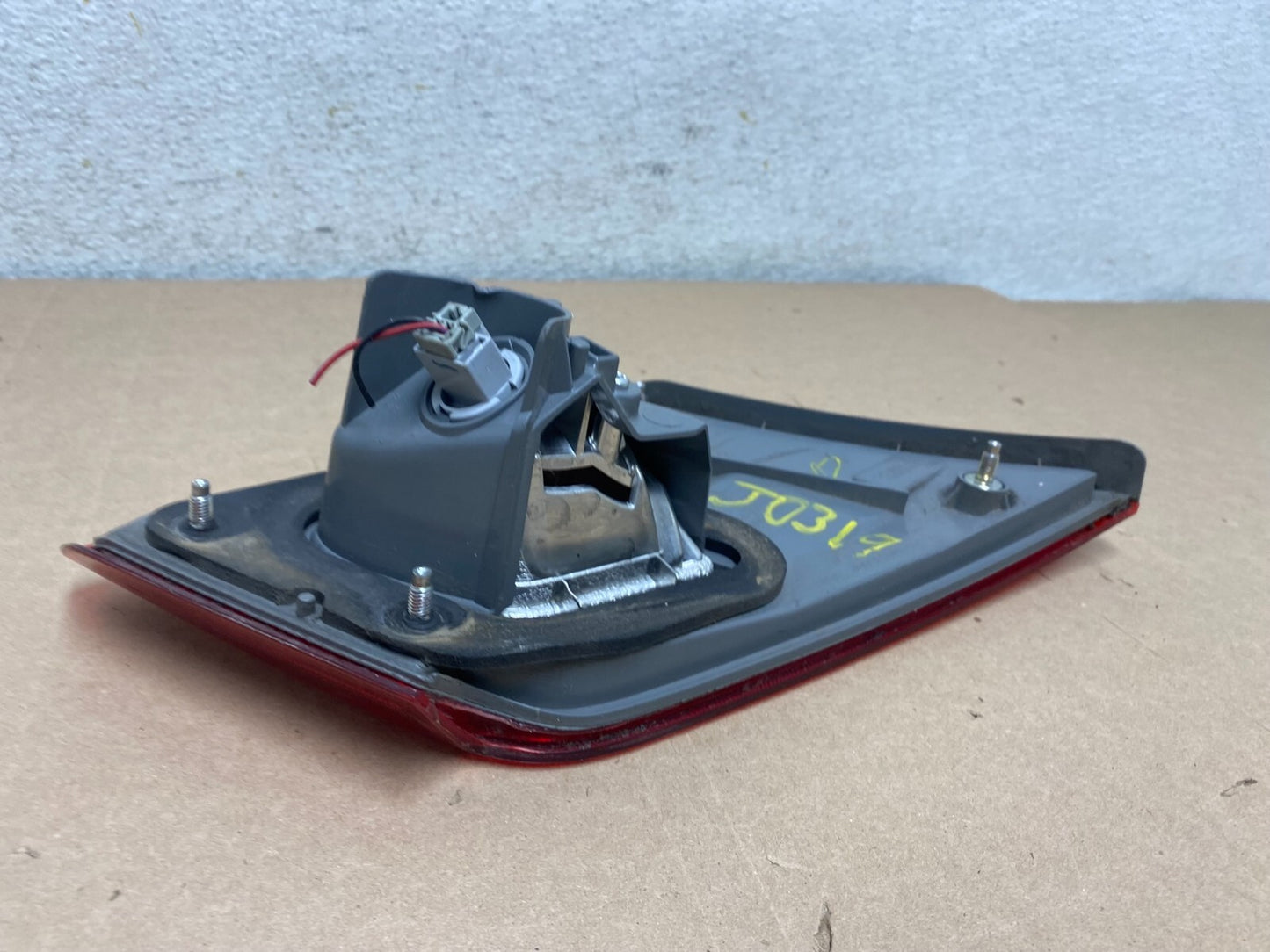 2009-2012 Mitsubishi Galant Right Passenger RH Inner Tail Light OEM J0319 DW5