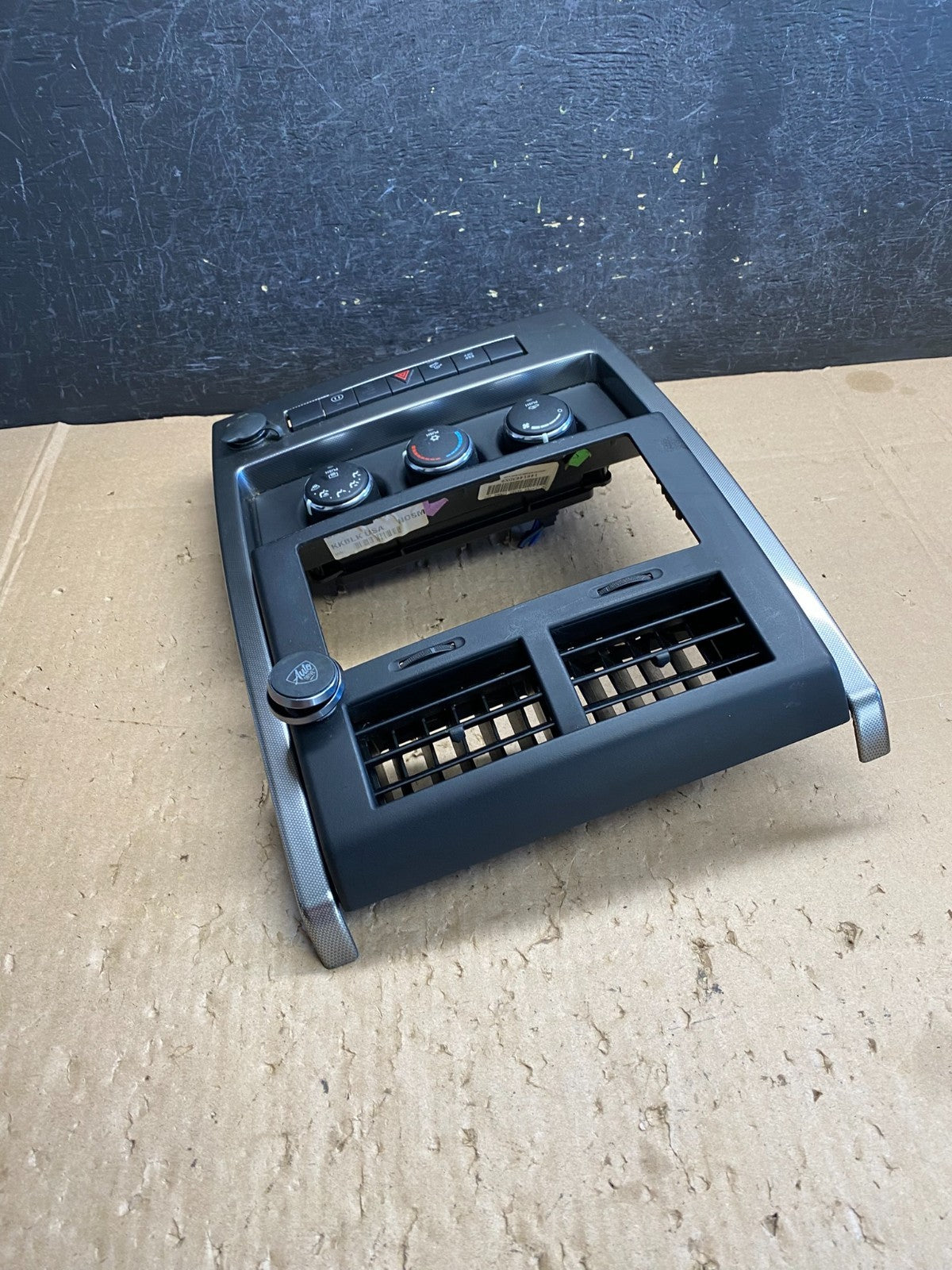 2008 to 2012 Jeep Liberty Dash Climate Temperature Control Radio Bezel AJ1623 DG2