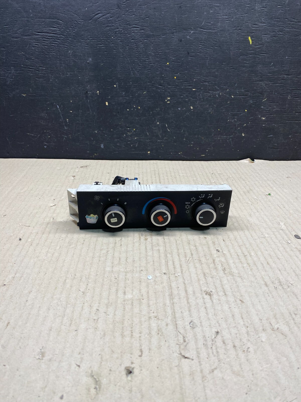 2008-2010 Chevrolet Express 1500 2500 3500 Climate Control Panel O3376 DG OEM0