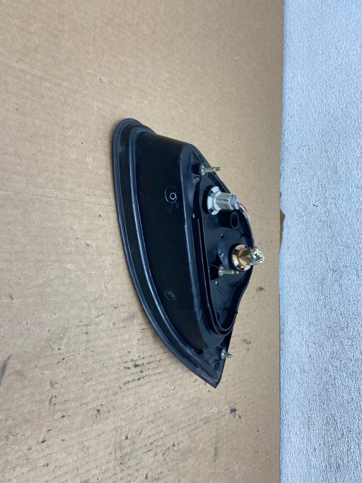 1999 - 2001 Lexus RX300 Right Passenger Side Rear Inner Tail Light AG2279 LK3