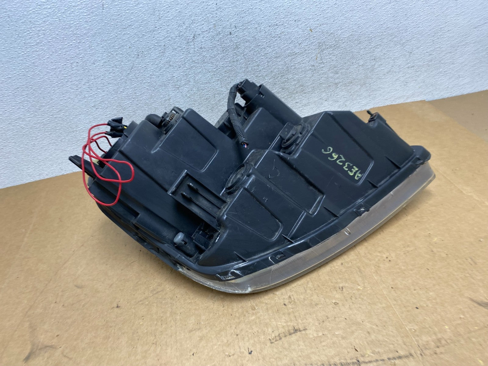2009 2010 2011 Kia Borrego Left Driver LH Side Halogen Headlight AE3266 DW8