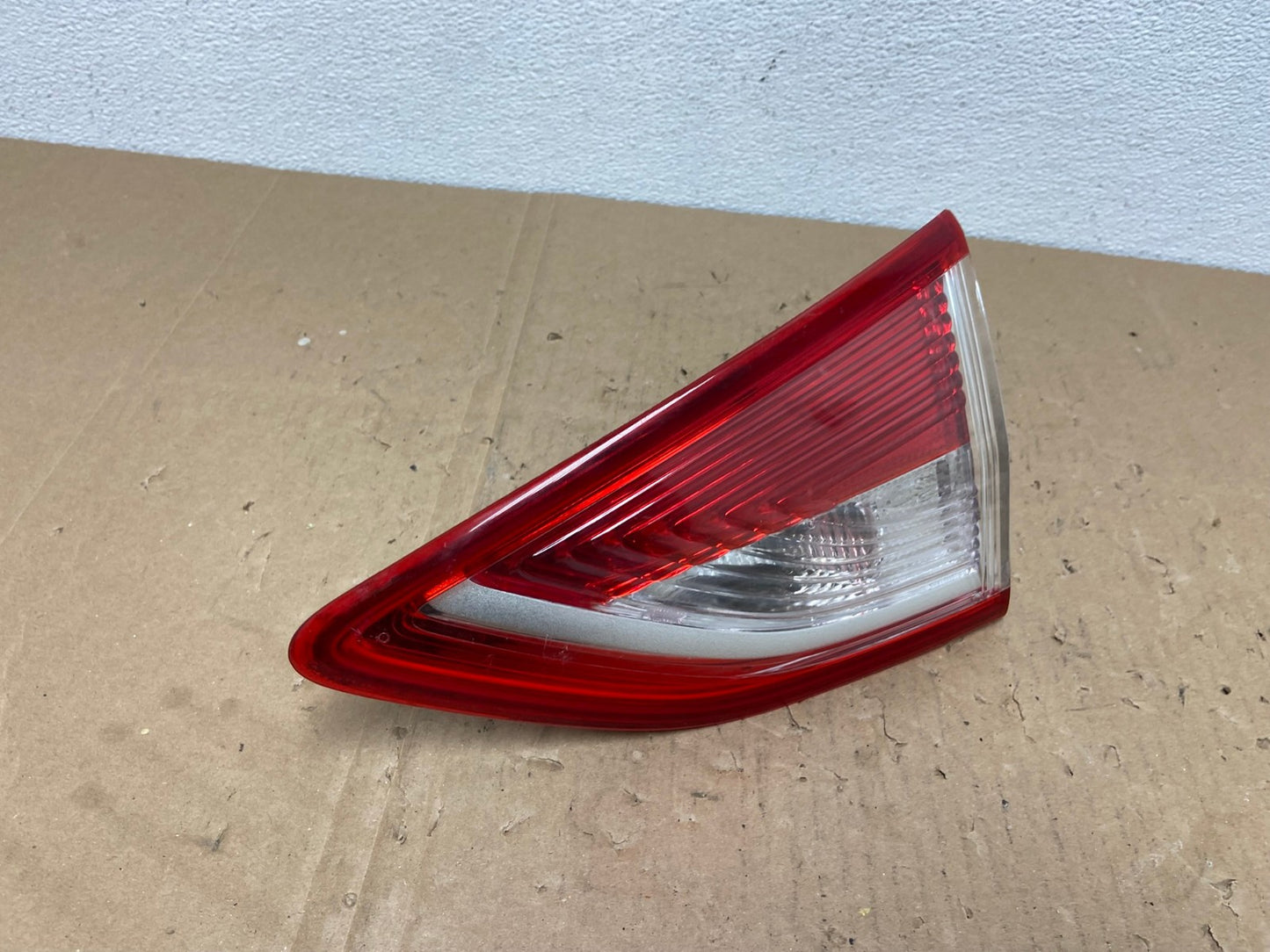 2013 to 2016 Ford Escape Right Passenger RH Side Inner Tail Light OEM AB6914 LK2