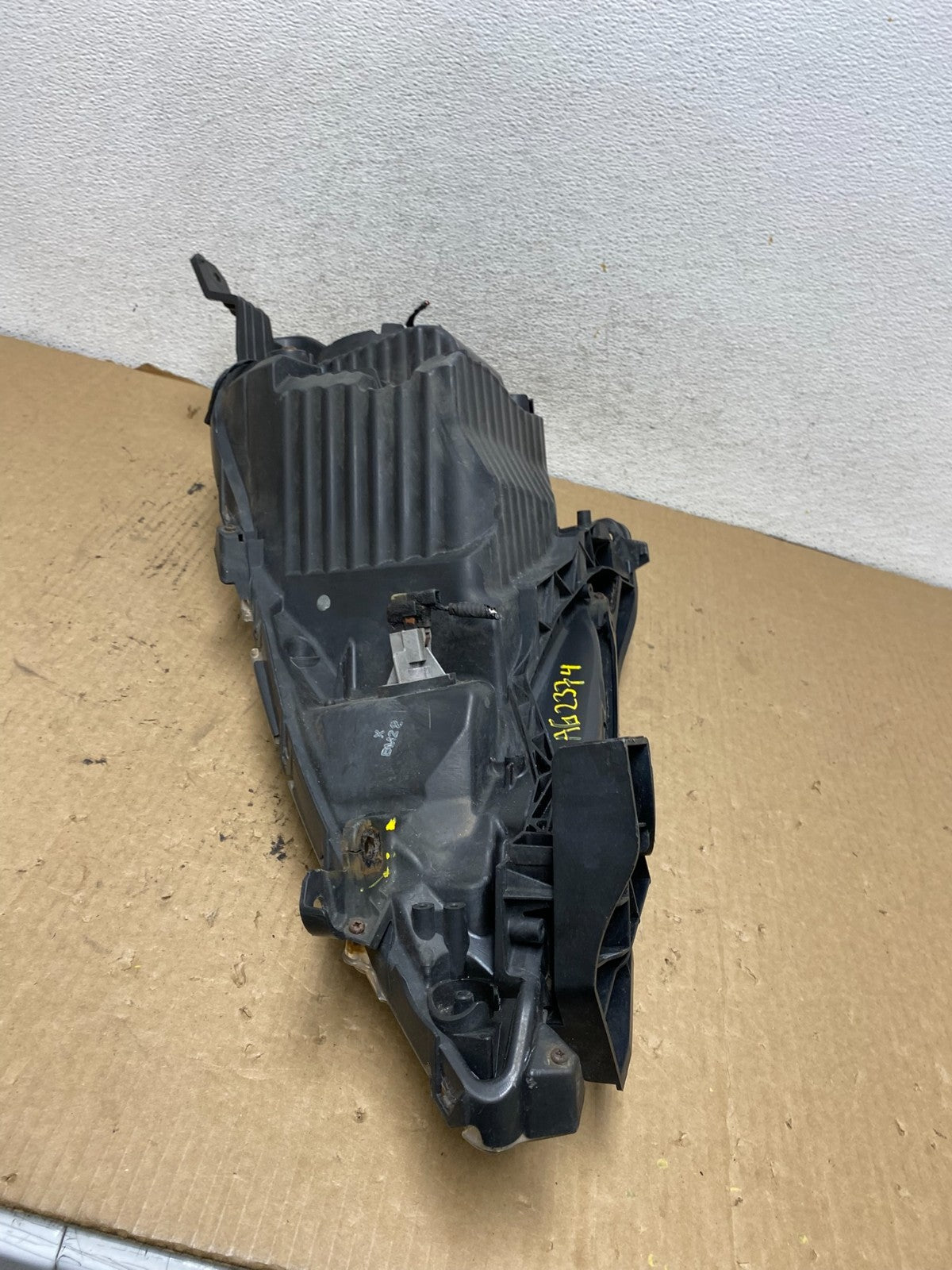 2009 to 2013 Honda Fit Right Passenger RH Side Headlight Halogen AG2374 DW9