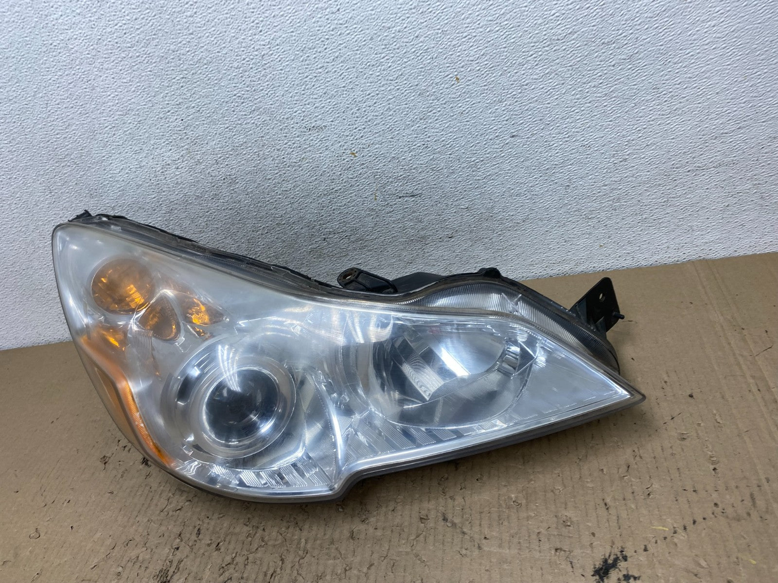 2010-2012 Subaru Legacy Outback Right Passenger Headlight AF7192 DW1