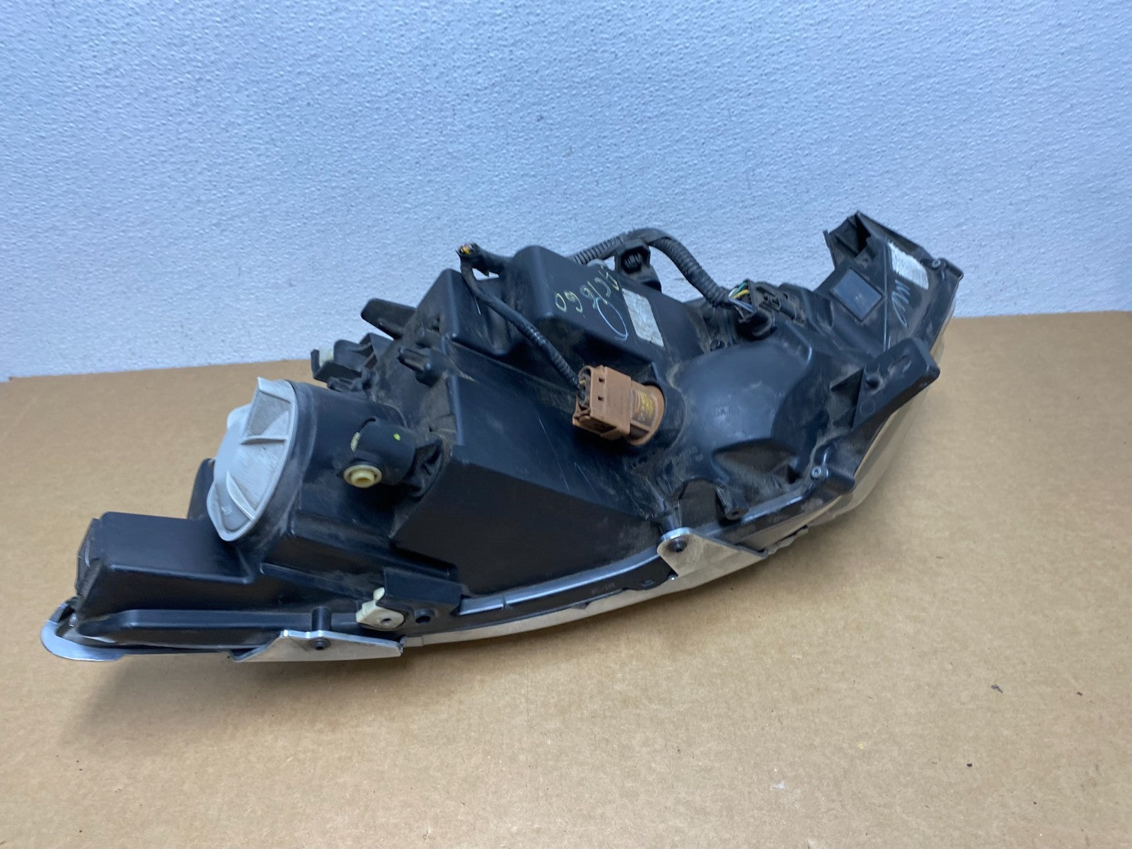2015 to 2019 Lincoln MKC Right Passenger RH Side Xenon Headlight OEM AC1660 DG8