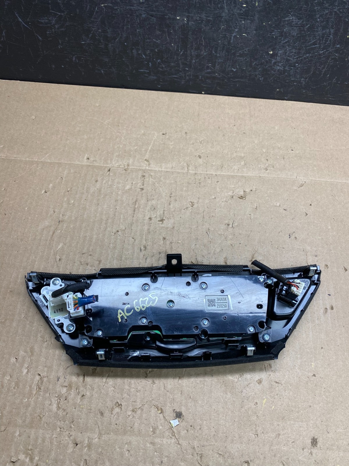 2013 to 2018 Nissan Pathfinder Radio Audio Information Control AC6625 DG3