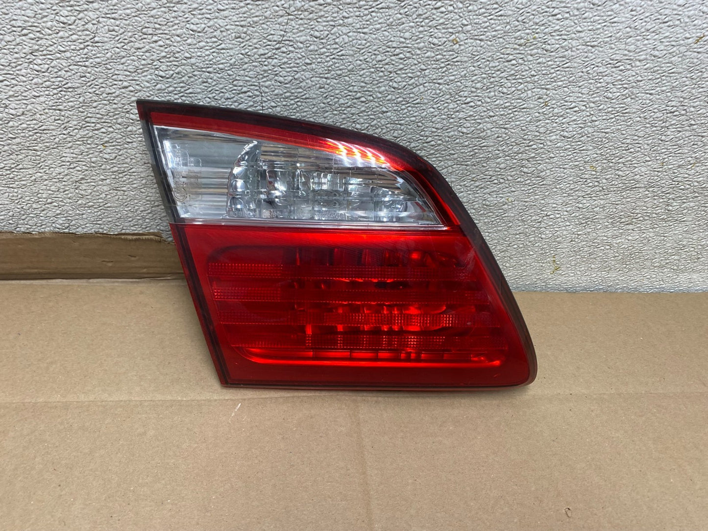 2000-2001 Infiniti i30 Left Driver Lh Side Tail Light Inner U6531 DW0