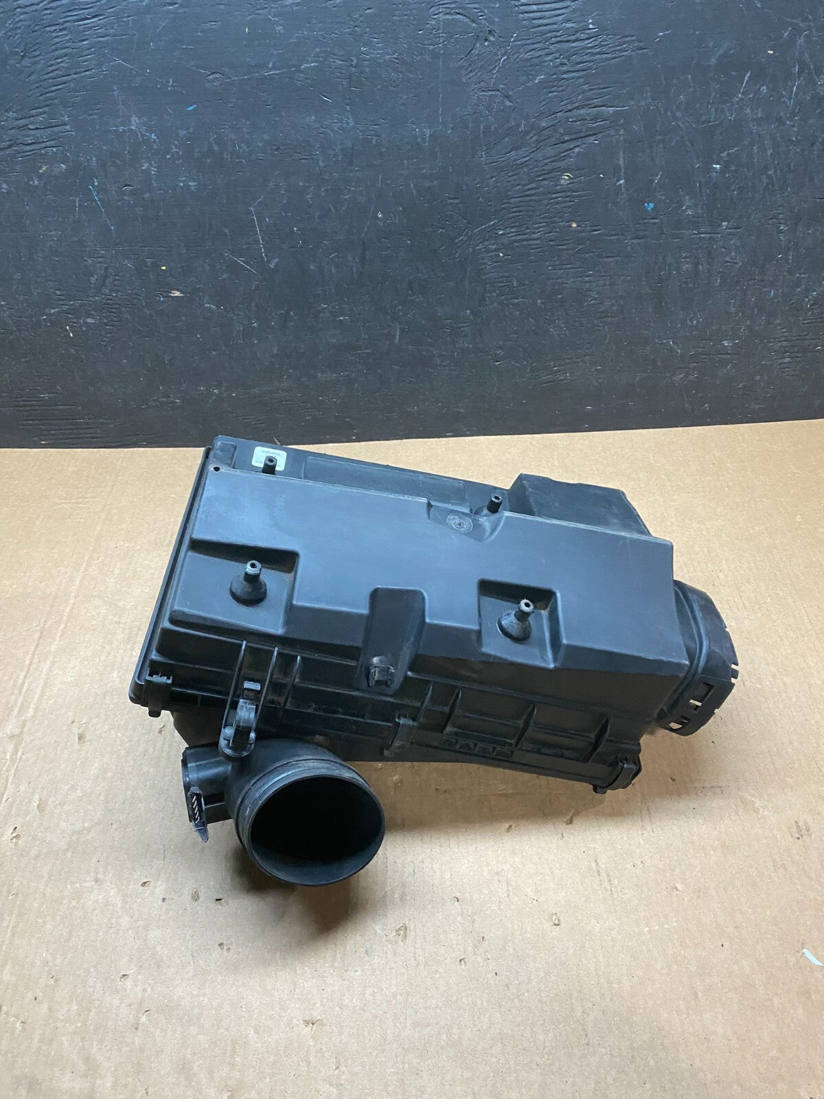 2007 to 2010 BMW X5 Air Intake Cleaner Filter Housing Box H4676 DG16