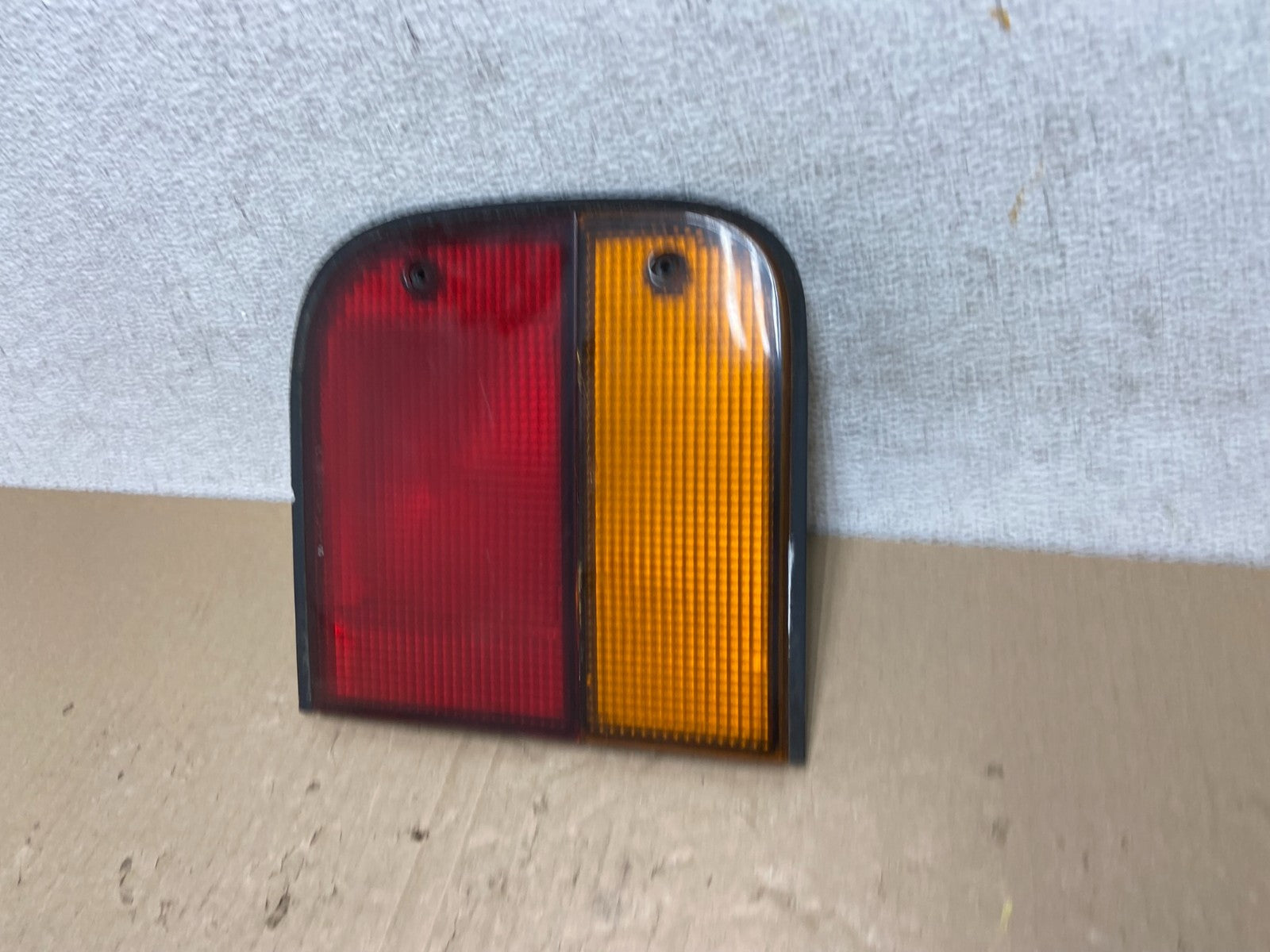 1989 to 1998 Mazda Mpv Right Passenger RH Side Tail Light Inner AE9832 DW1