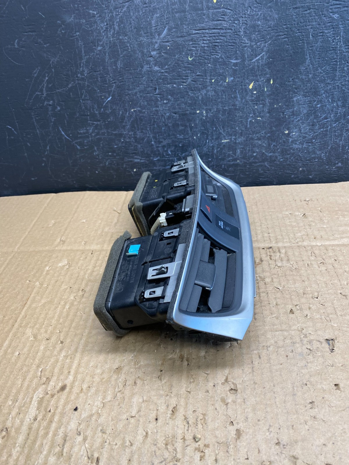 2013 to 2015 Nissan Sentra Air Vents Top Dash Center W/Hazzard Switch ac9619 DG1