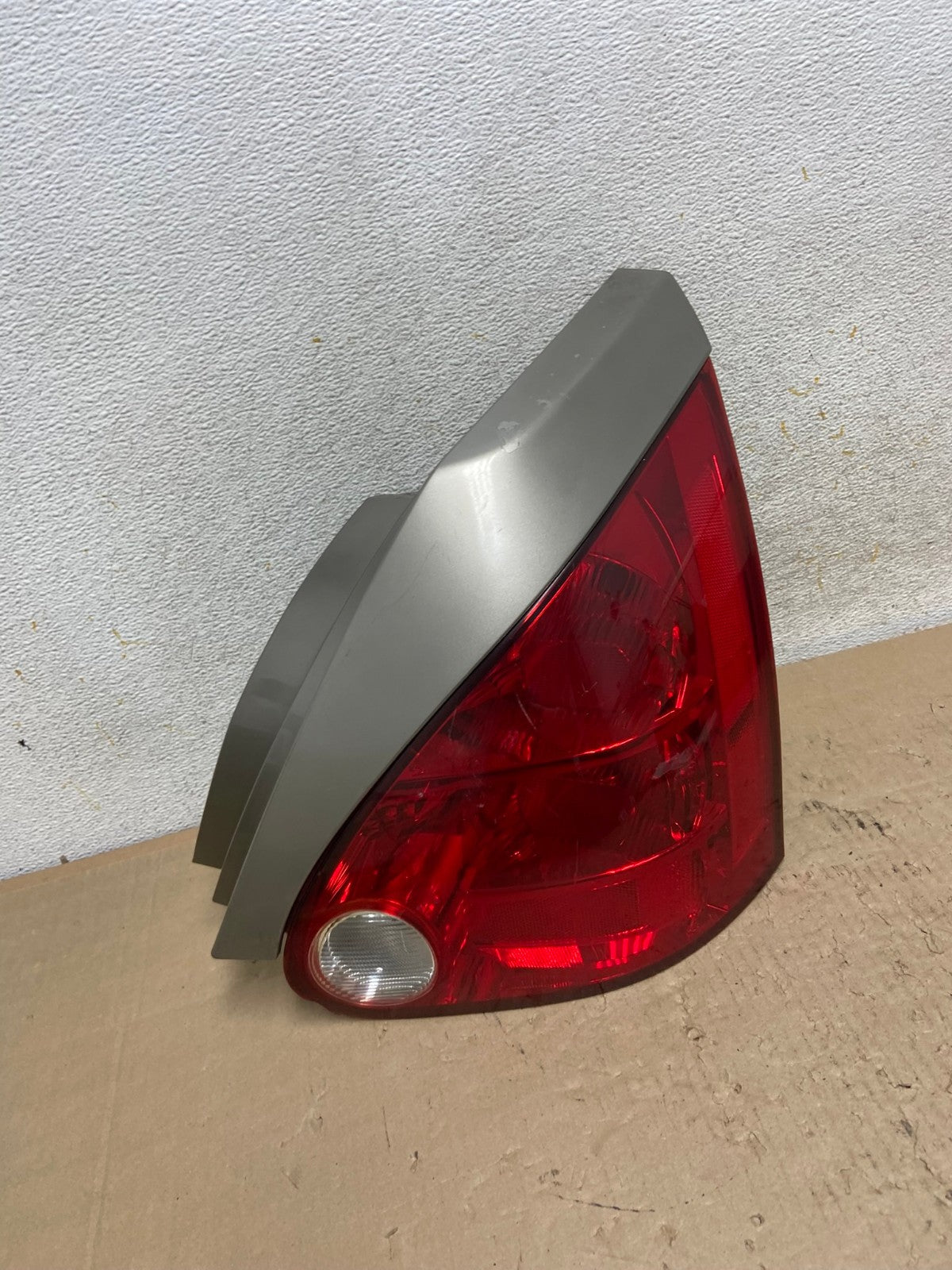 2004 2005 2006 2007 2008 Nissan Maxima Right Passenger Tail Light AI2440 LK2