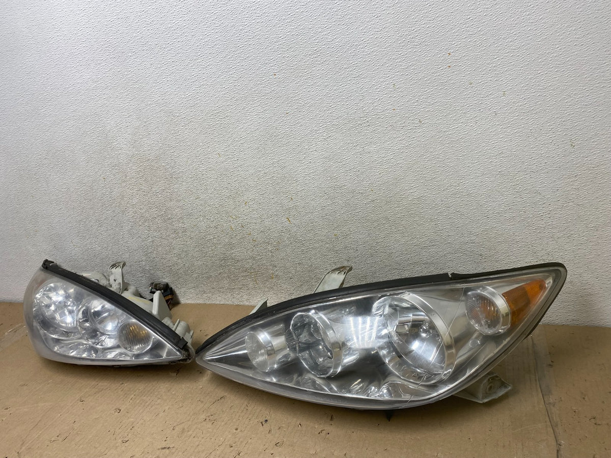 2005 to 2006 Toyota Camry Left+Right Side Set Halogen Headlights AH6872 DW2
