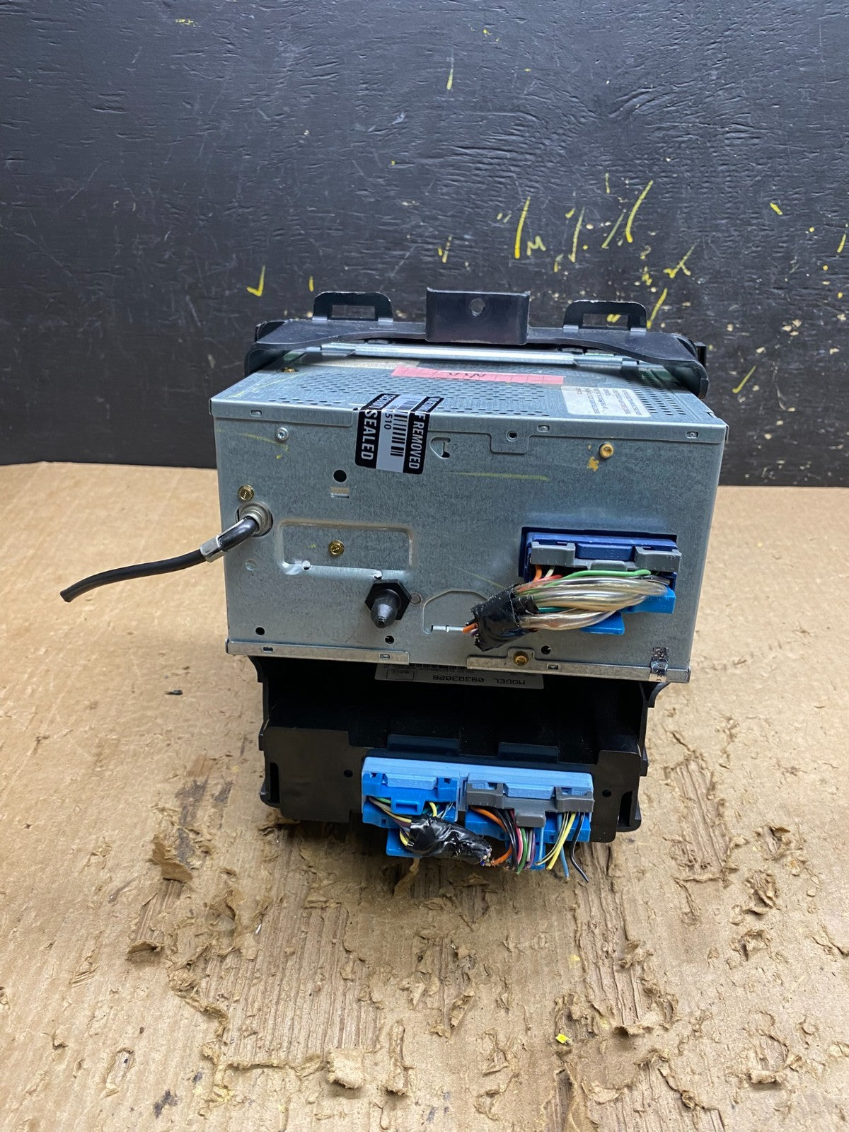 1998 to 2001 Cadillac Seville Radio CD Player Climate Control OEM Z9824 DG5