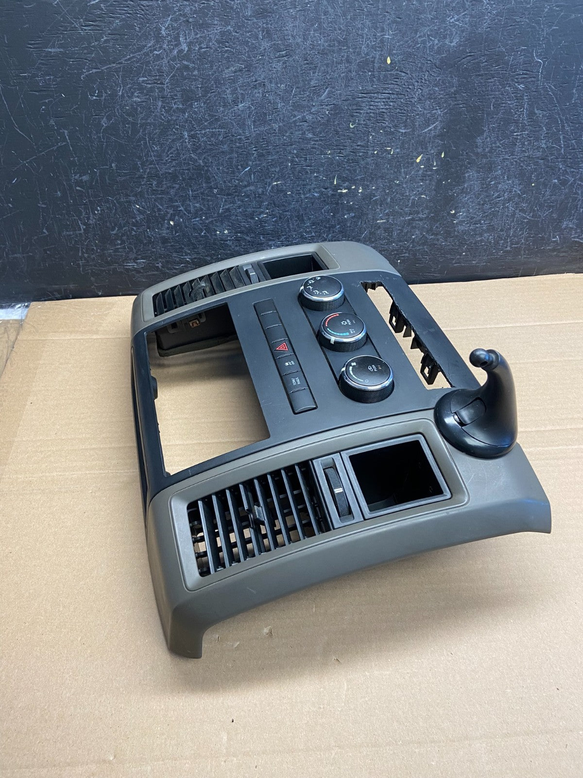 2009 to 2012 Dodge Ram 1500 Center Dash Radio Screen Climate Panel AG0446 DG1