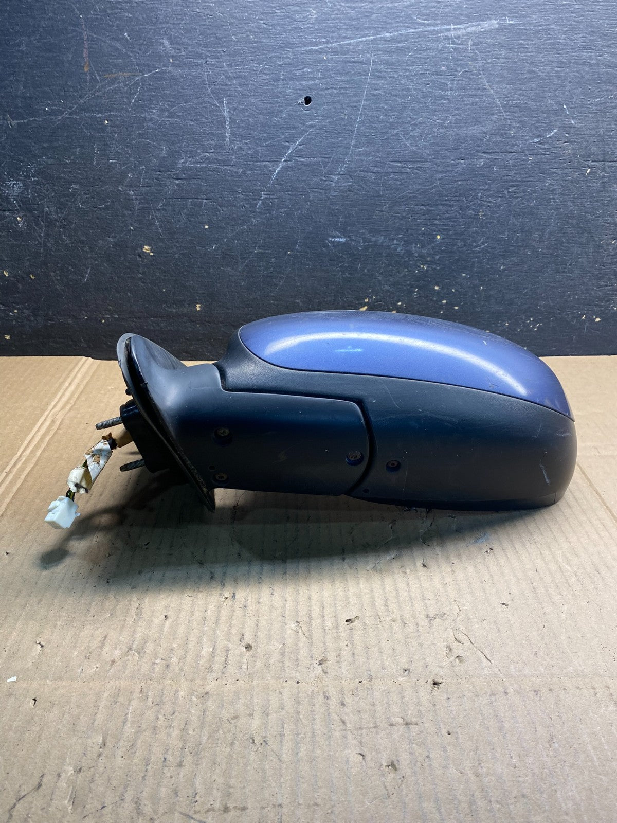 2001 to 2006 Toyota Sequoia Left Driver View Door Mirror OEM AB0589 MS3