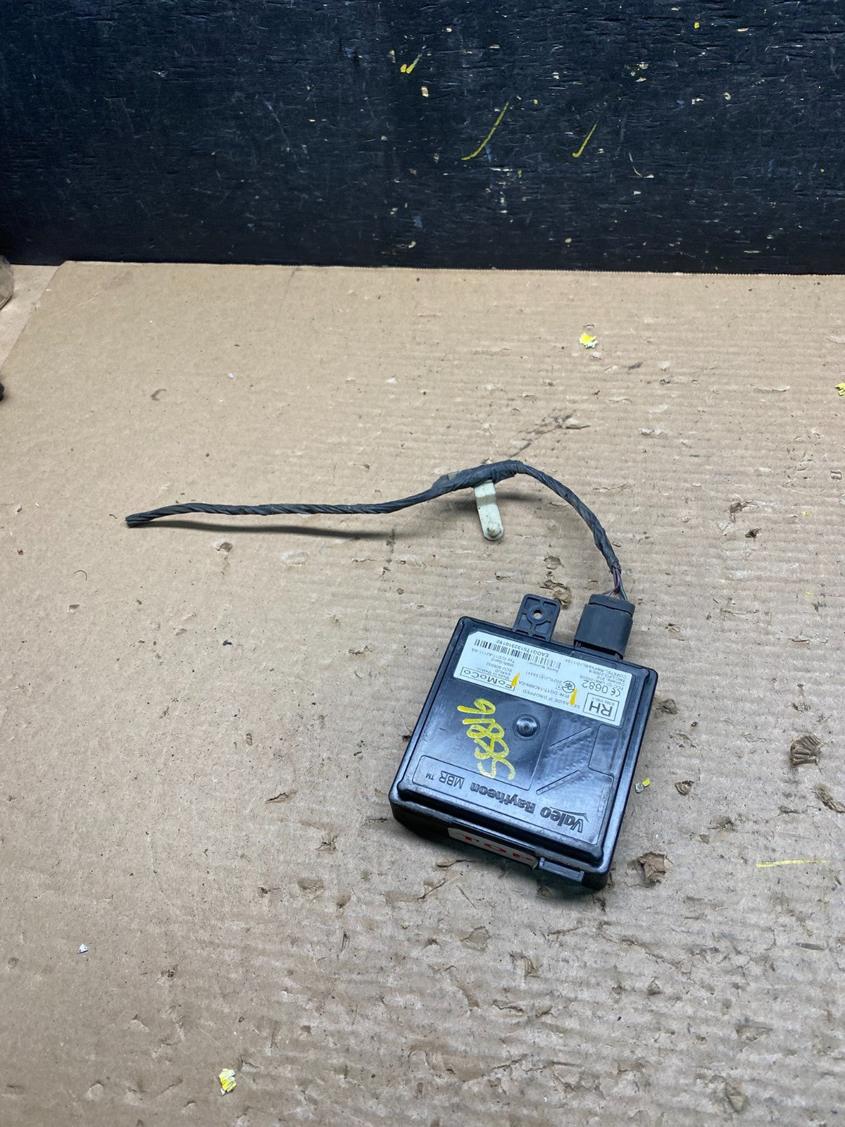 2013 to 2018 Ford Lincoln Rear Radar Blind Spot Module OEM S8816 DG3