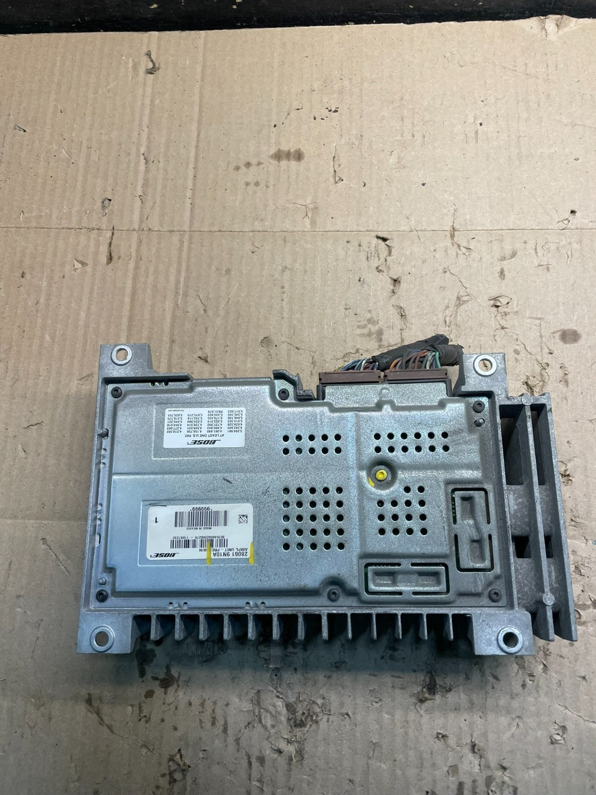 2009 to 2014 Nissan Maxima Radio Audio System Amplifier Module AMP x8327 DG2