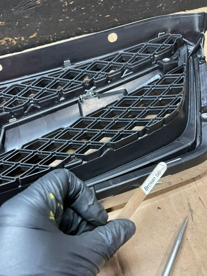 2010 to 2012 Subaru Legacy Outback Wagon Front Grill Grille T3861 DG10