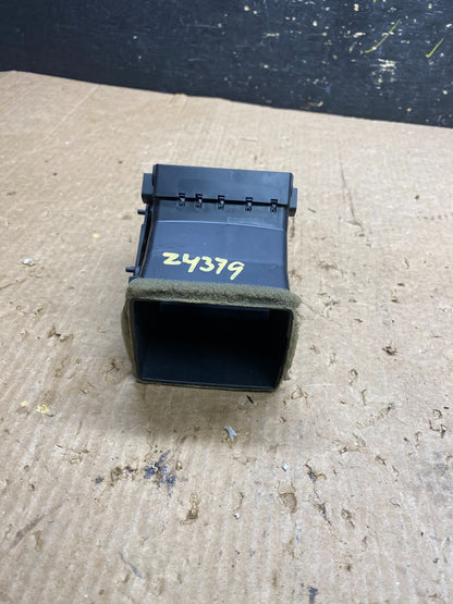 2006 to 2011 Cadillac DTS Dash Right Air Vent  OEM Z4379  DG3