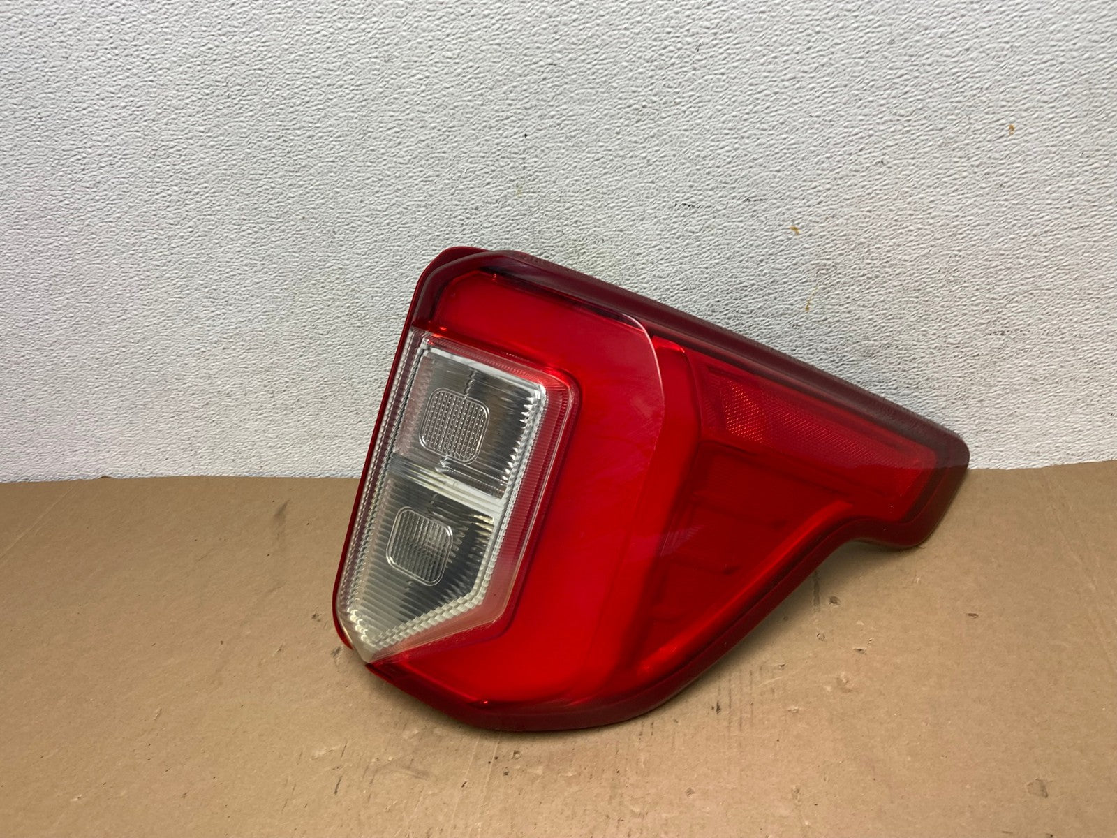 2020 2021 2022 2023 Ford Explorer Right Passenger Side Tail light AD7912 LK0