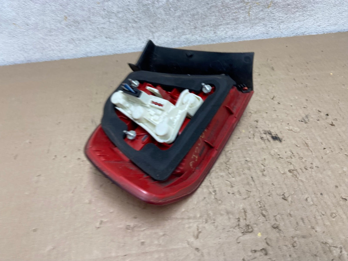 2006 2007 2008 Bmw 328i 3 Series Right Passenger Rh Side Tail Light AI2471 LK5