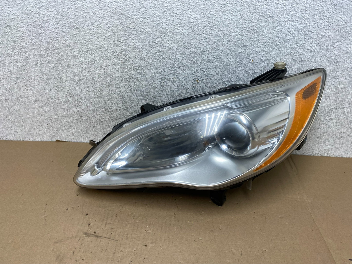 2011 2012 2013 2014 Chrysler 200 Left Driver Lh Side Headlight AG3392 DW0