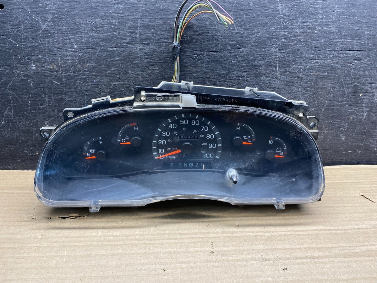 2001-2002 Ford Econoline E250 E350 Van Speedometer Instrument Cluster ah9934 DG0