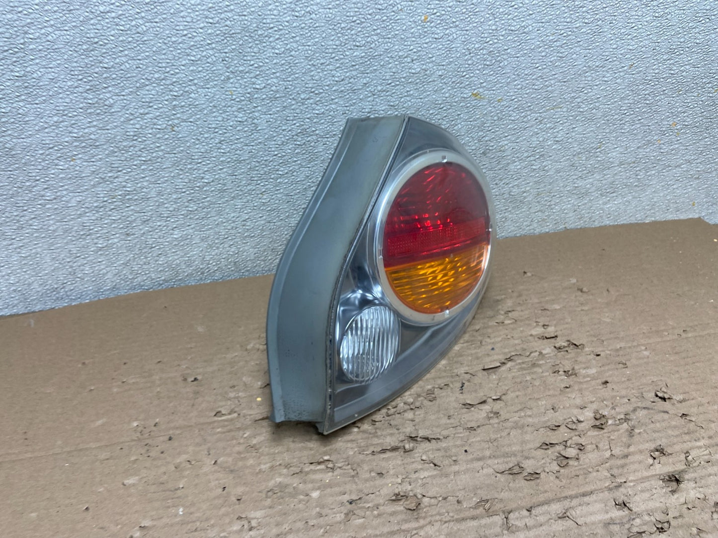 2002 2003 Nissan Maxima Right Passenger RH Side Tail Light AB1671 DW2
