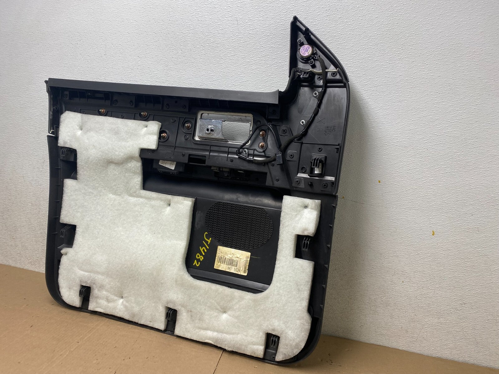 2007-2014 Lincoln Navigator Right Passenger Front Door Panel OEM J1482 DG18